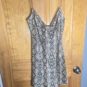 Chic Backless Snake Print Dress